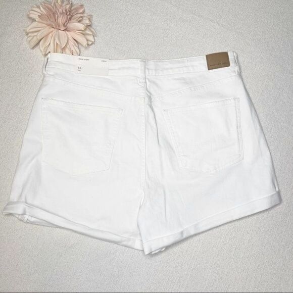 American Eagle High Rise Mom Jean Shorts White 16 NWT - Picture 5 of 11